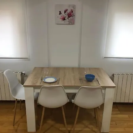 Piso En Zona Universidad Y Sardinero By Urbanhosting Lejlighed