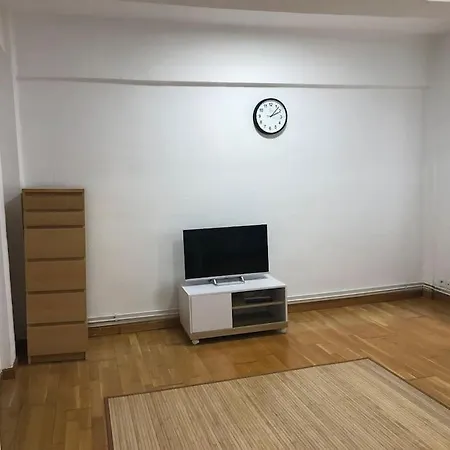 Piso En Zona Universidad Y Sardinero By Urbanhosting *