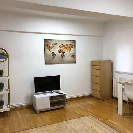 Piso En Zona Universidad Y Sardinero By Urbanhosting