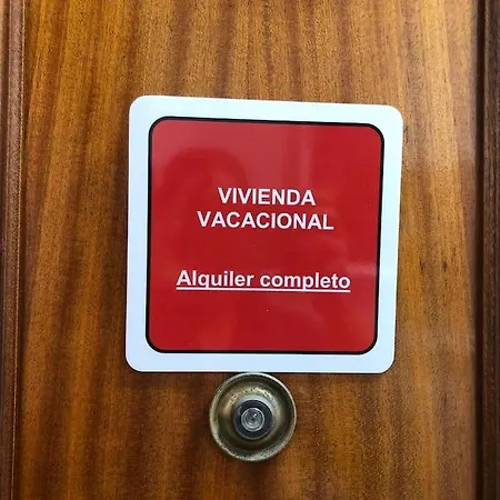Piso En Zona Universidad Y Sardinero By Urbanhosting *