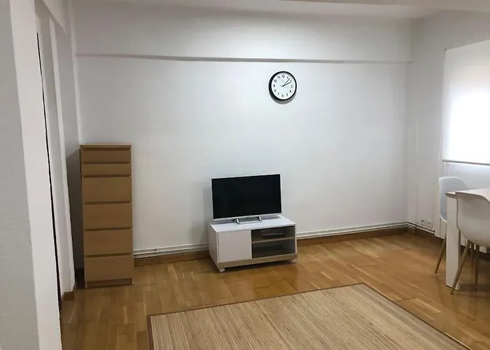 Piso En Zona Universidad Y Sardinero By Urbanhosting *