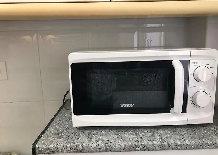 Piso En Zona Universidad Y Sardinero By Urbanhosting *